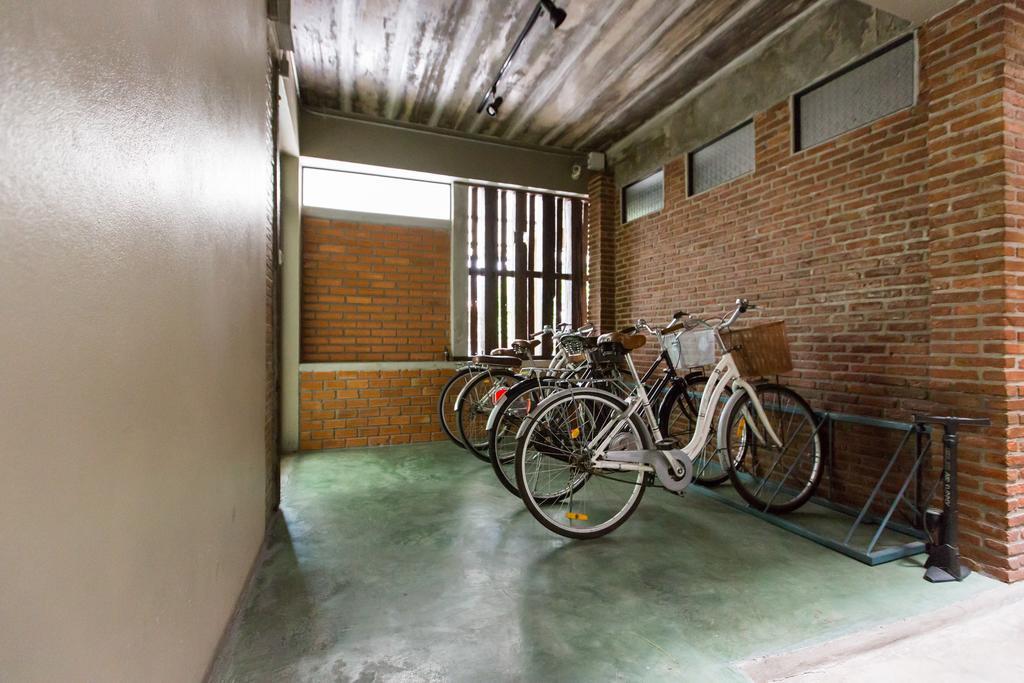 Hotel Plern Plern Bed And Bike Chiang Mai Esterno foto