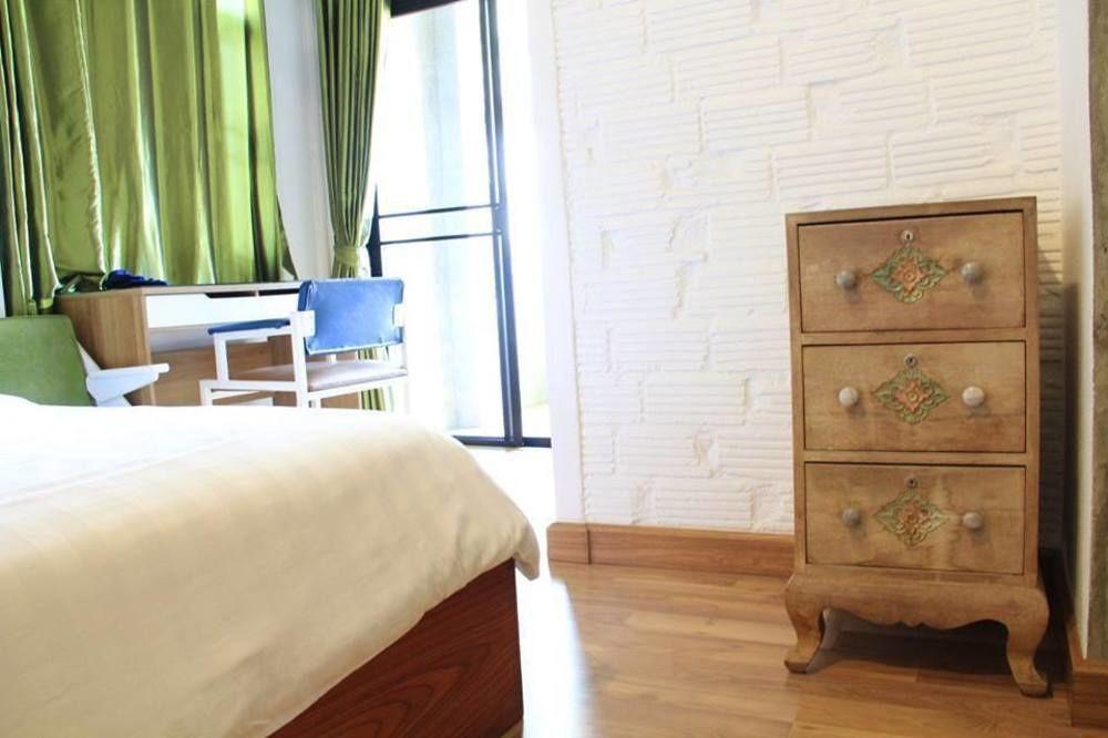 Hotel Plern Plern Bed And Bike Chiang Mai Esterno foto
