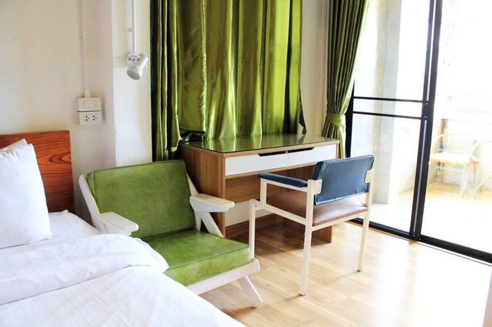 Hotel Plern Plern Bed And Bike Chiang Mai Esterno foto