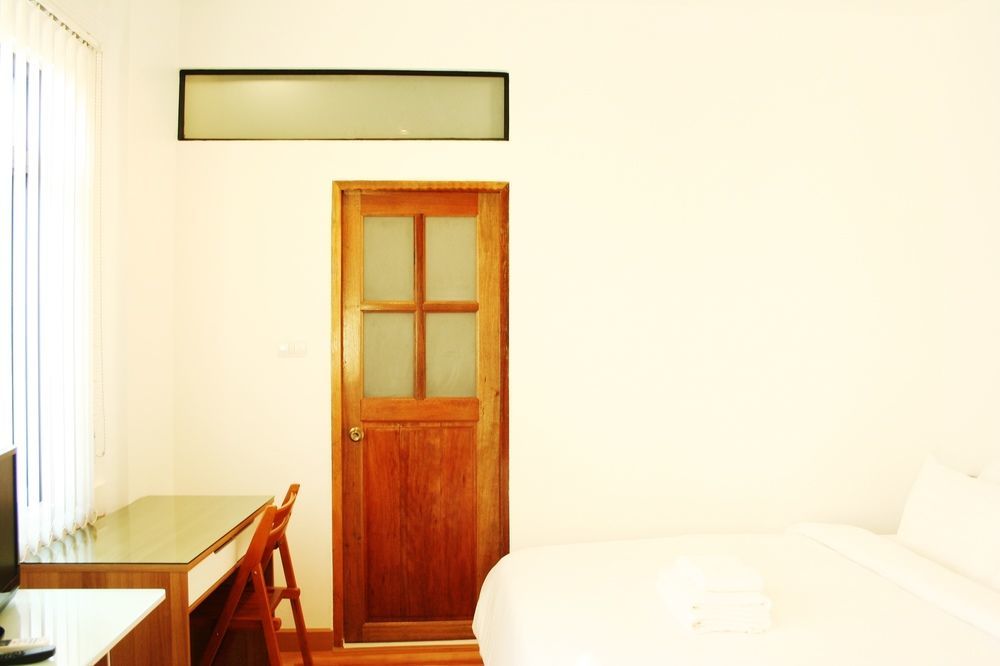 Hotel Plern Plern Bed And Bike Chiang Mai Esterno foto