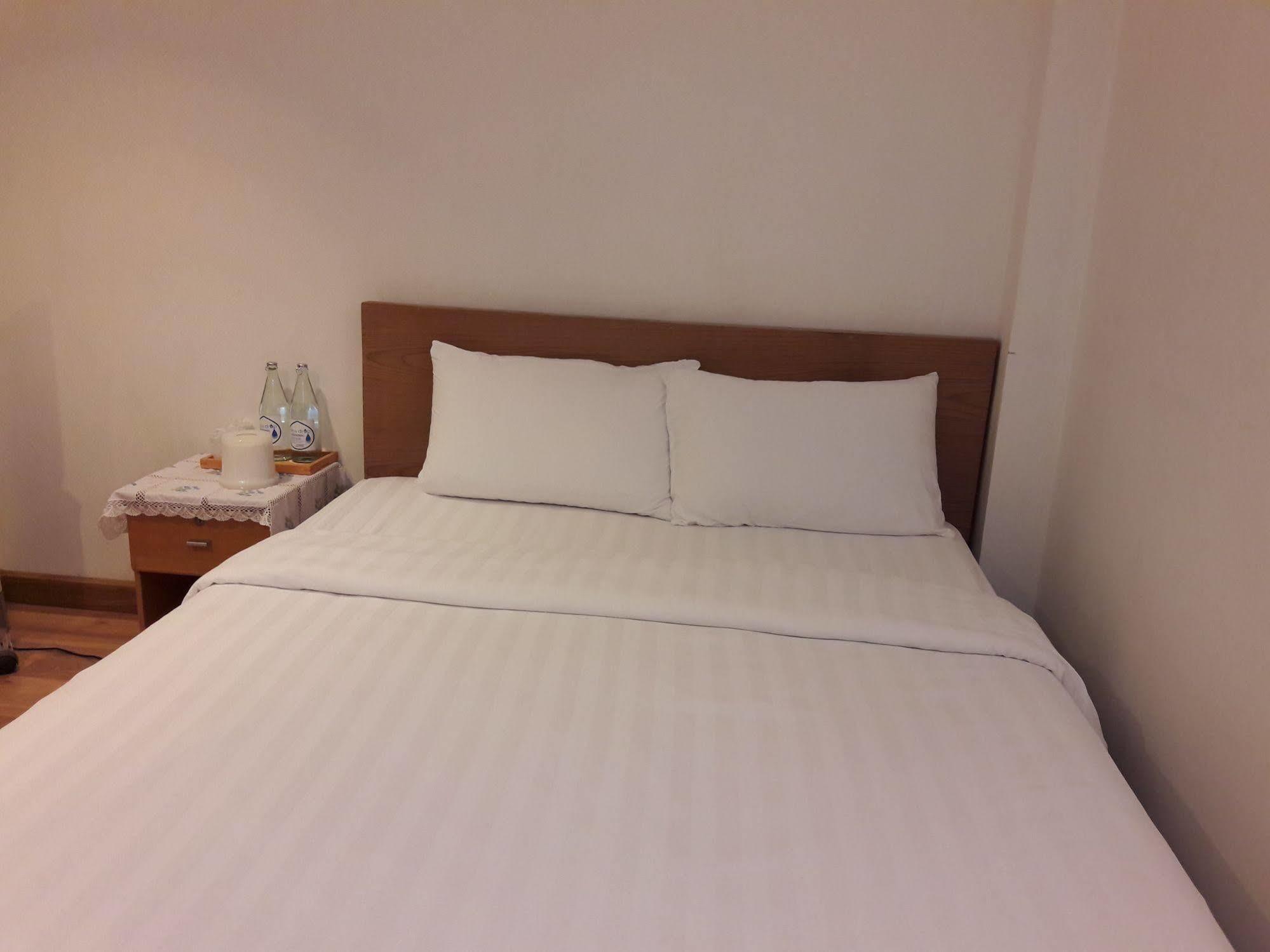 Hotel Plern Plern Bed And Bike Chiang Mai Esterno foto